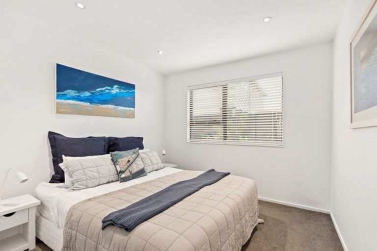 Photo of property in 15 Te Mana Street, Omaha, 0986