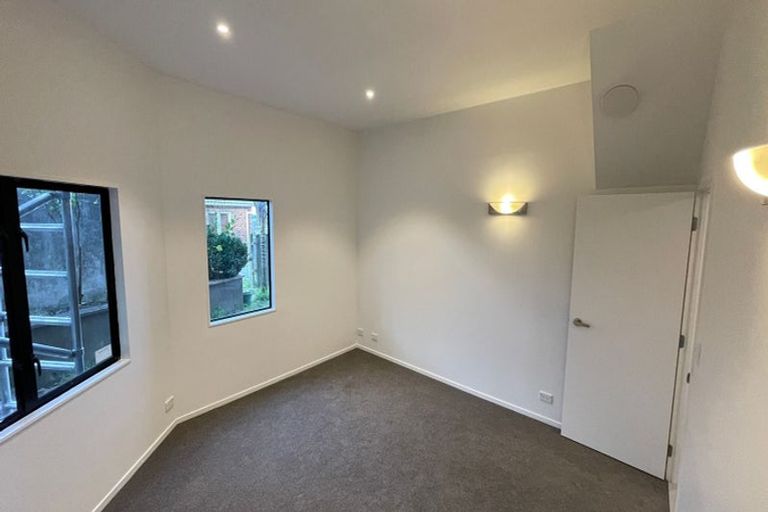 Photo of property in 1/41 High Road, Glenfield, Auckland, 0629