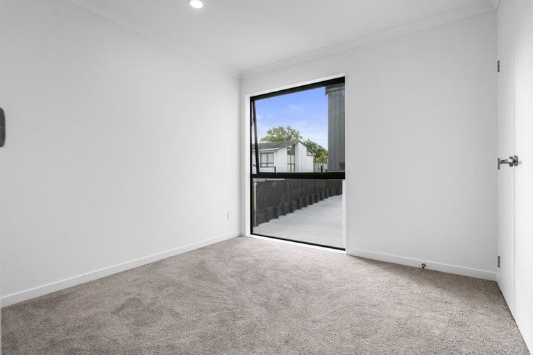 Photo of property in 24c Scarlock Avenue, Browns Bay, Auckland, 0630