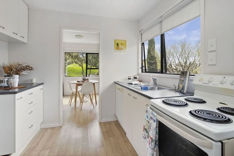 Photo of property in 30 Beechdale Crescent, Pakuranga Heights, Auckland, 2010