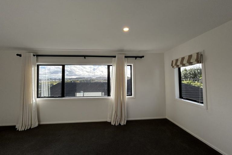 Photo of property in 4 Flavell Drive, Orewa, 0931