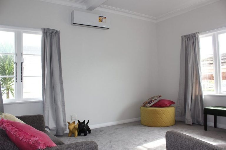 Photo of property in 1/48 Seabrook Avenue, New Lynn, Auckland, 0600