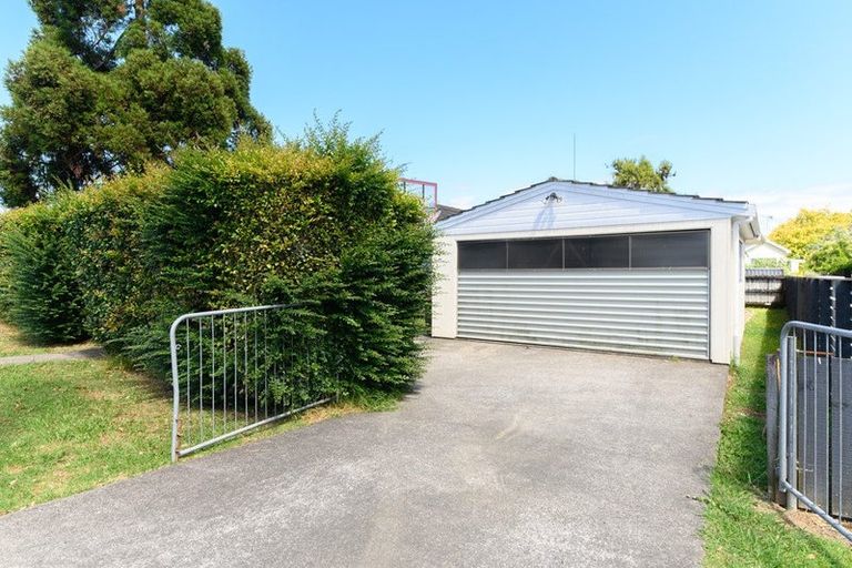 Photo of property in 72 Salisbury Road, Birkdale, Auckland, 0626