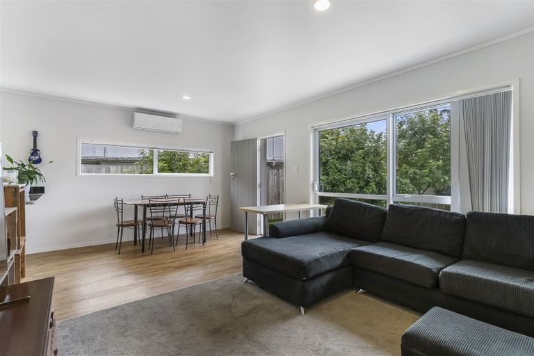 Photo of property in 30 Chartwell Avenue, Glenfield, Auckland, 0629