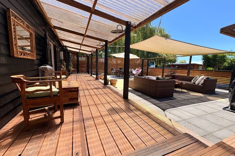 Photo of property in 140 Mako Mako Road, Levin, 5510