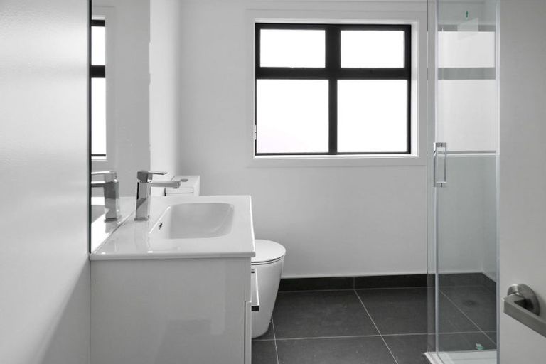 Photo of property in 1c Raymond Terrace, Fairfield, Lower Hutt, 5011