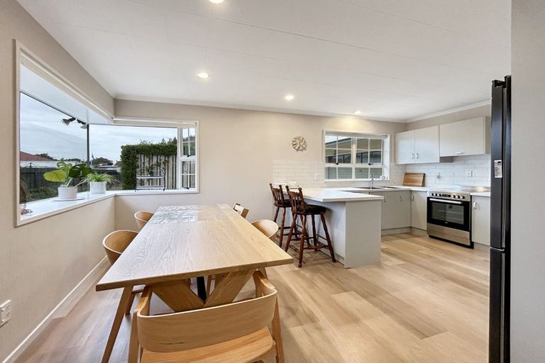 Photo of property in 37 Moa Street, Waikiwi, Invercargill, 9810
