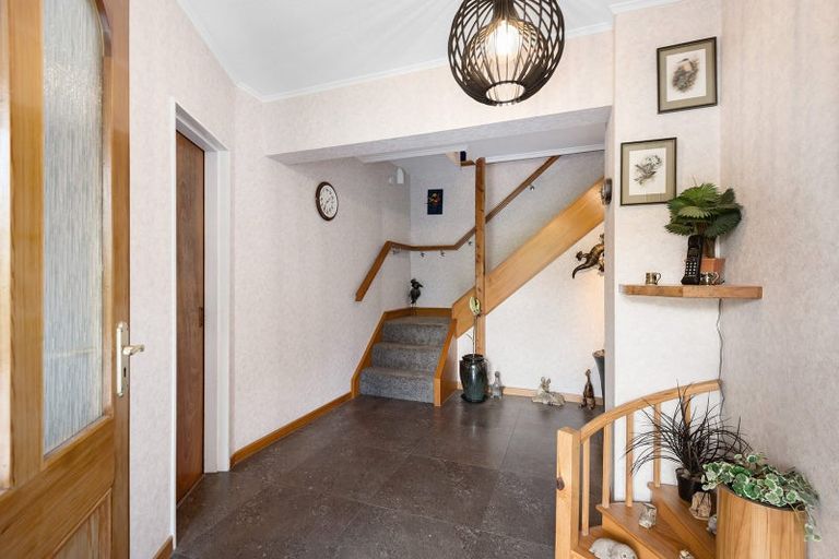 Photo of property in 74 Kinmont Crescent, Kinmont Park, Mosgiel, 9024