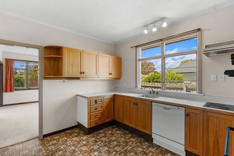 Photo of property in 131 Memorial Avenue, Burnside, Christchurch, 8053