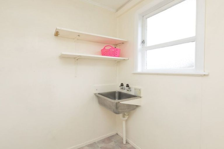 Photo of property in 3 Swansea Street, Cannons Creek, Porirua, 5024