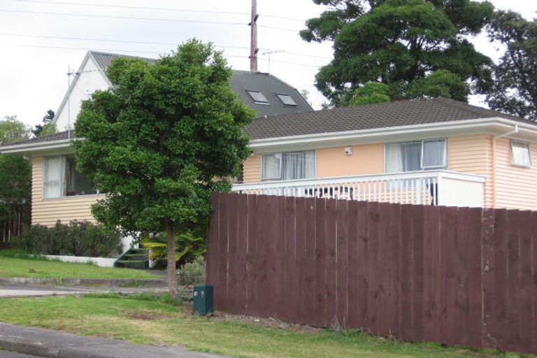 Photo of property in 5 Tawavale Crescent, Totara Vale, Auckland, 0629