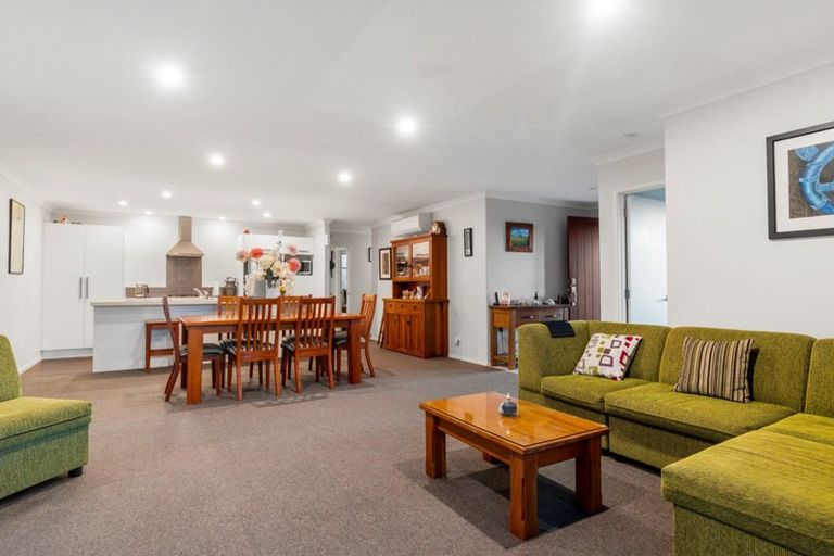 Photo of property in 5 Rexford Heights, Pyes Pa, Tauranga, 3112