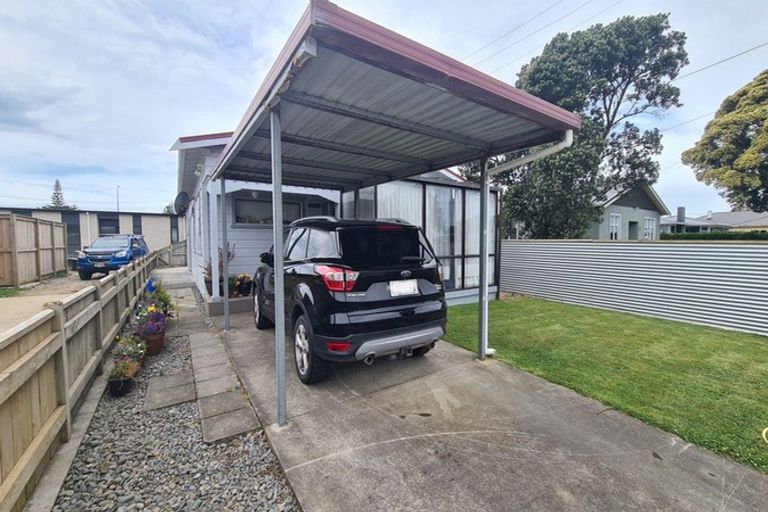 Photo of property in 9 Domett Street, Opunake, 4616