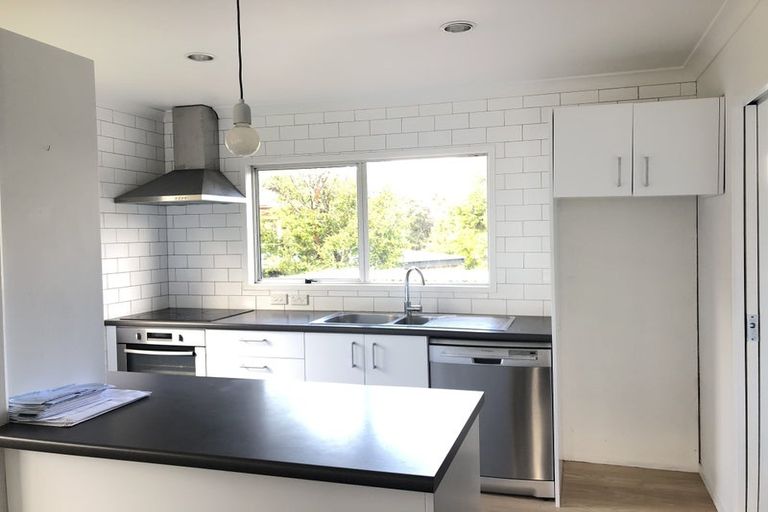 Photo of property in 3 West Harbour Drive, West Harbour, Auckland, 0618