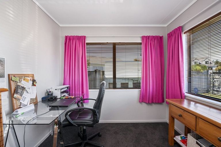 Photo of property in 16 Ward Place, Richmond Heights, Taupo, 3330