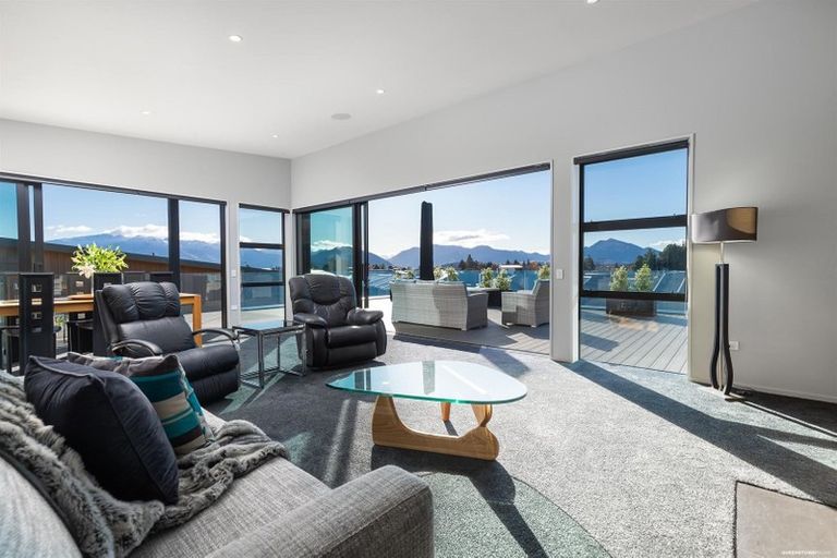 Photo of property in 10 Turnbull Crescent, Wanaka, 9305