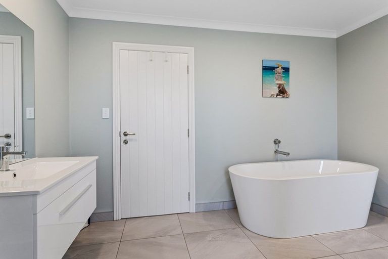 Photo of property in 36 Highgate Drive, Rangiora, 7400