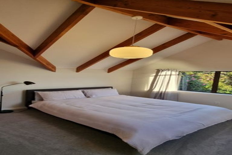 Photo of property in 16 The Crowsnest, Whitby, Porirua, 5024