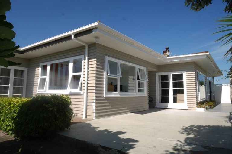 Photo of property in 8 Dale Road, Raumati South, Paraparaumu, 5032
