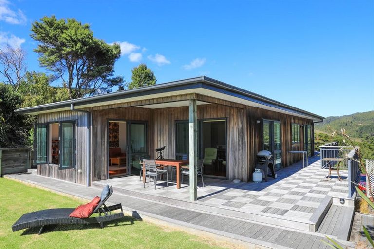 Photo of property in 986 Tuateawa Road, Waikawau, Coromandel, 3584