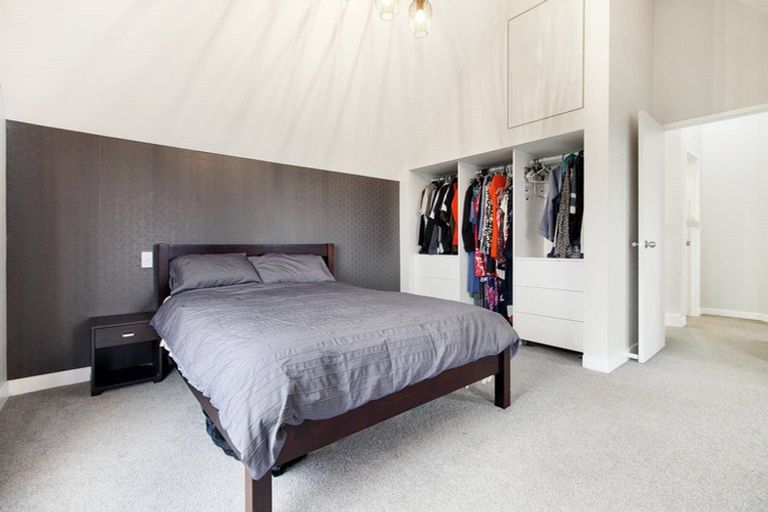 Photo of property in 136 Mountain Road, Henderson Valley, Auckland, 0612