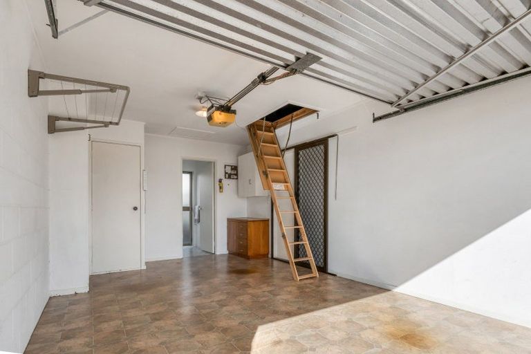 Photo of property in 2/5 Askew Place, Farm Cove, Auckland, 2012