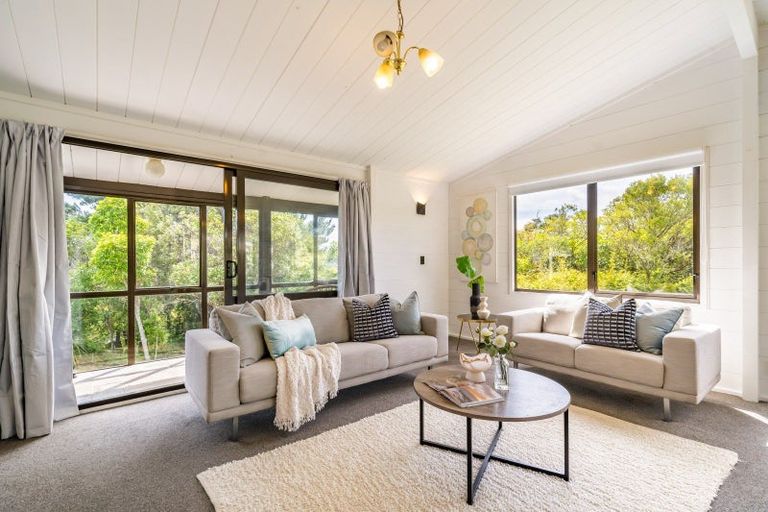 Photo of property in 22 Whitechapel Grove, Stokes Valley, Lower Hutt, 5019