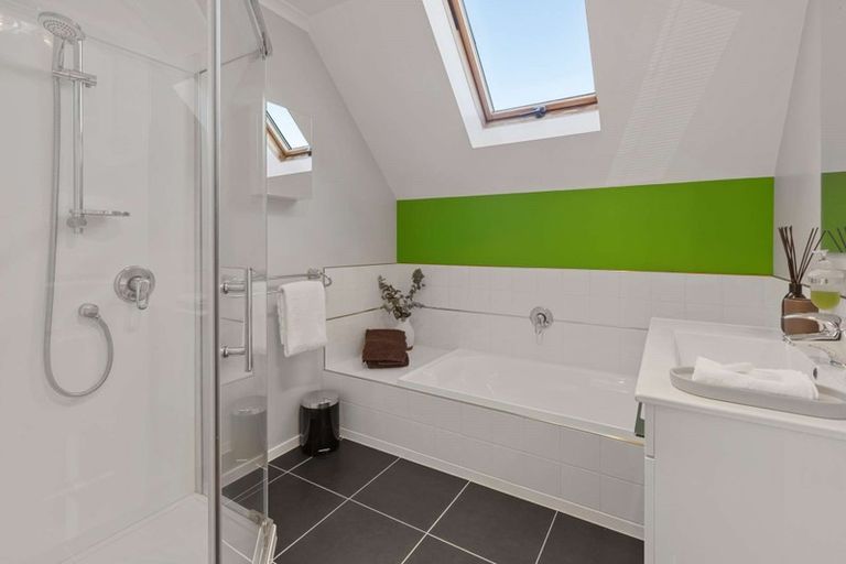 Photo of property in 6 Fencourt Place, Rototuna North, Hamilton, 3210