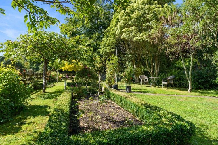 Photo of property in 41 Atkins Road, Otaki, 5583