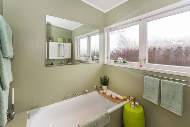 Photo of property in 27 Magnolia Avenue, Opaheke, Papakura, 2113