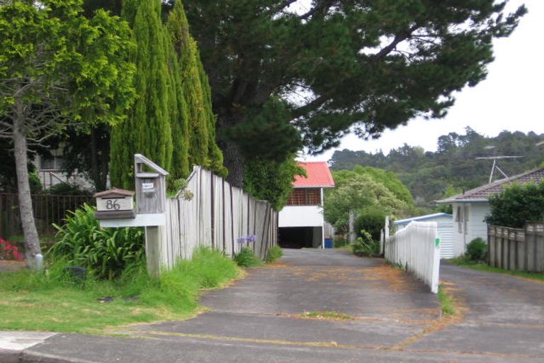 Photo of property in 2/86 Lynn Road, Bayview, Auckland, 0629