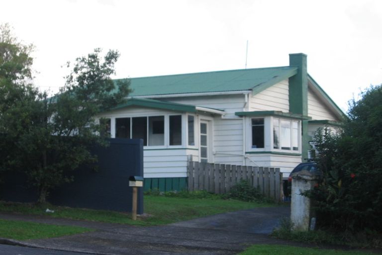 Photo of property in 1/187 Titirangi Road, Titirangi, Auckland, 0604