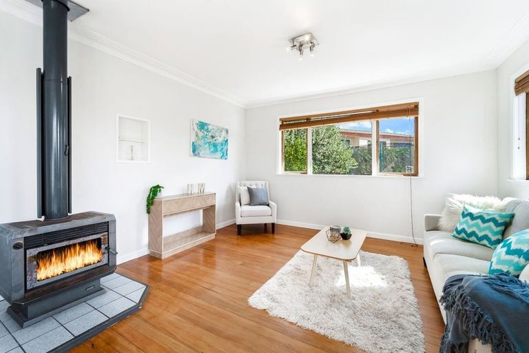 Photo of property in 23a Riserra Drive, Ranui, Auckland, 0612