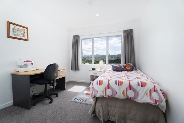 Photo of property in 27 Endeavour Drive, Whitby, Porirua, 5024