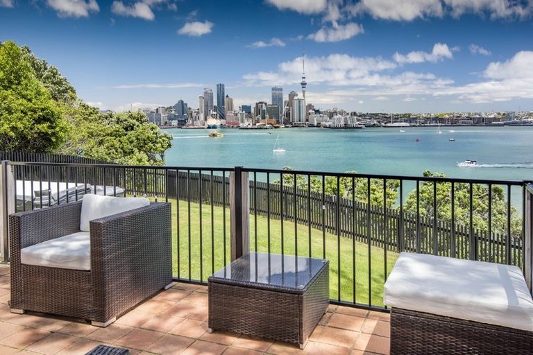 Photo of property in 89 Stanley Point Road, Stanley Point, Auckland, 0624