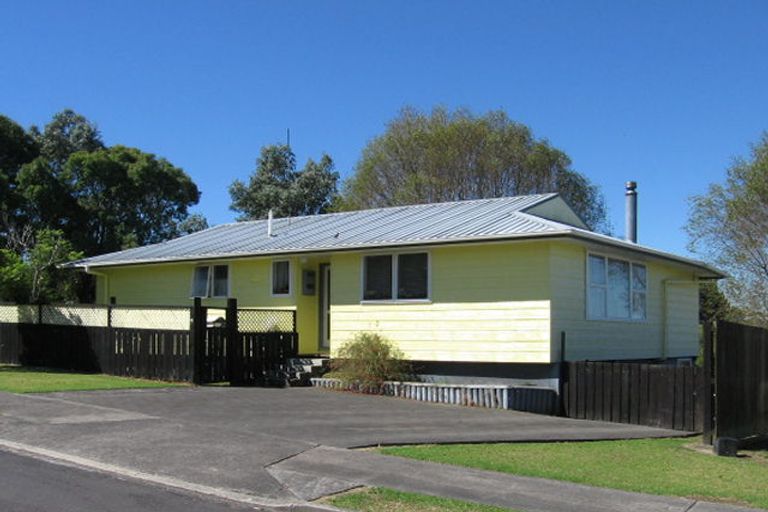 Photo of property in 7 Kayle Glen, West Harbour, Auckland, 0618