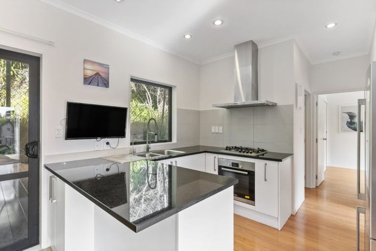 Photo of property in 54 Glennandrew Drive, Half Moon Bay, Auckland, 2012