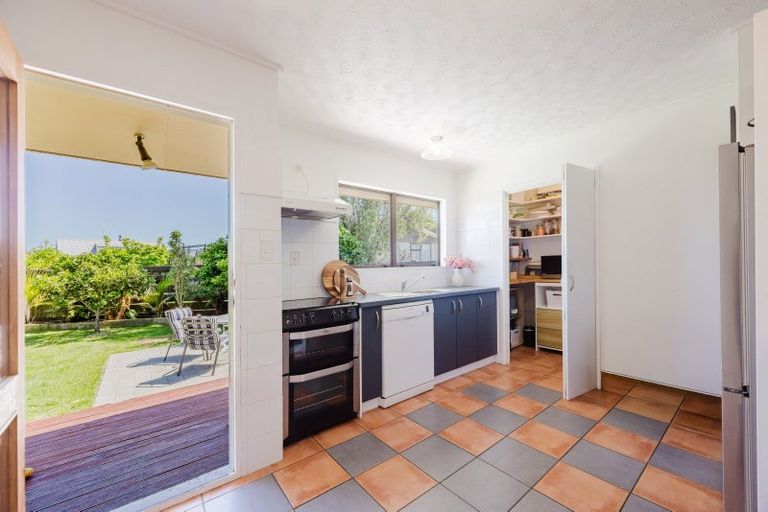 Photo of property in 78 Atherfold Crescent, Greenmeadows, Napier, 4112