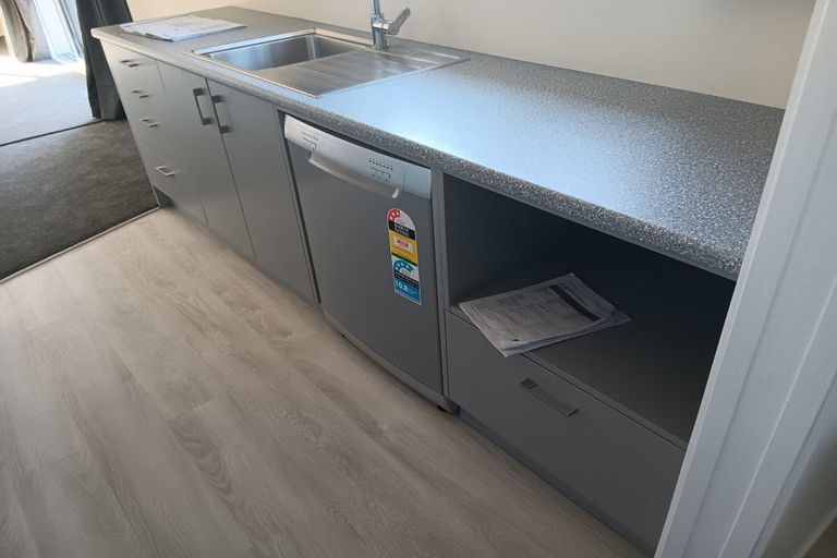 Photo of property in 10 Freyberg Crescent, Waikanae Beach, Waikanae, 5036