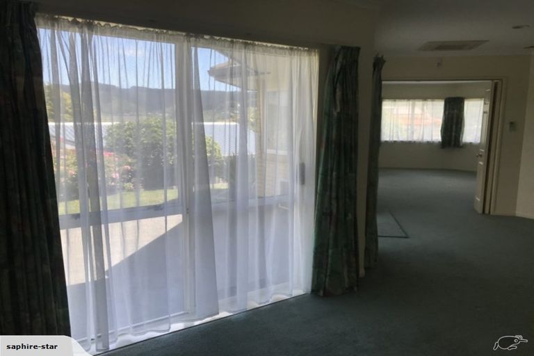 Photo of property in 3 Pikitanga Close, Tawa, Wellington, 5028