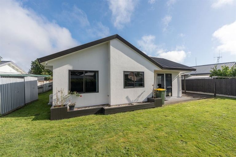 Photo of property in 14 Aldershot Place, Nawton, Hamilton, 3200