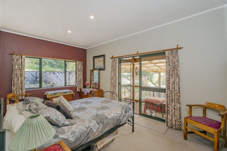 Photo of property in 2 Pohutukawa Grove, Whitianga, 3510