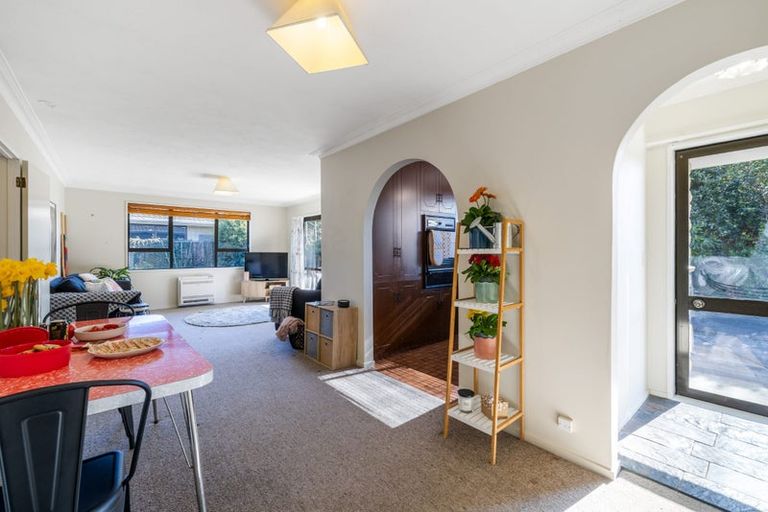 Photo of property in 1/52a Aorangi Road, Bryndwr, Christchurch, 8053