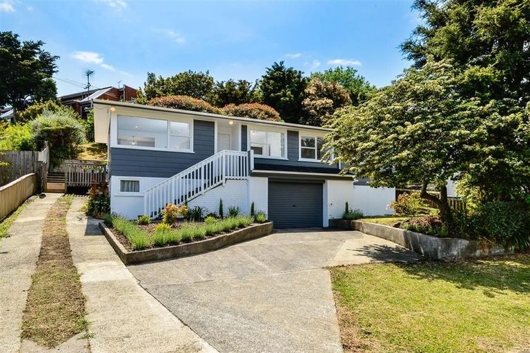 Photo of property in 70 Chilcott Road, Henderson, Auckland, 0612