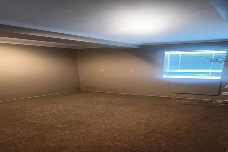 Photo of property in 120 Nicholson Road, Khandallah, Wellington, 6035