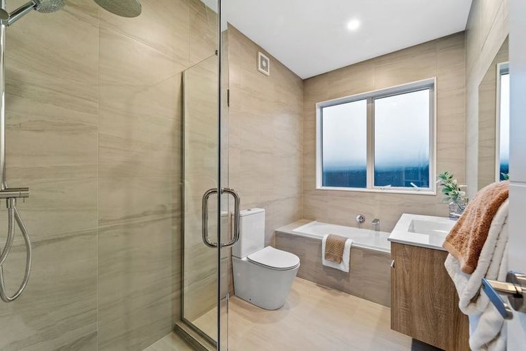 Photo of property in 20 Babina Avenue, Kumeu, 0810