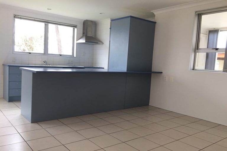 Photo of property in 2 Frank Evans Place, Henderson, Auckland, 0610