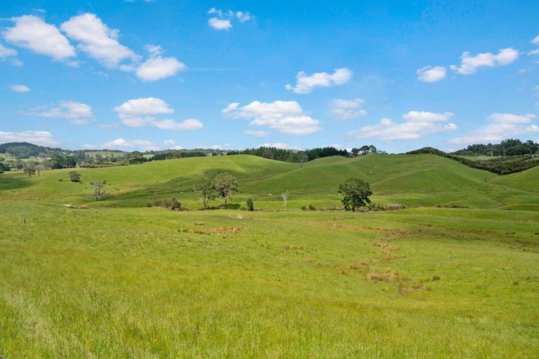 Photo of property in 522 Wainui Road, Wainui, Silverdale, 0992