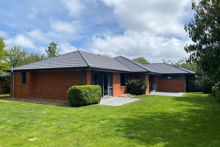 Photo of property in 10 Providence Place, Redwood, Christchurch, 8051