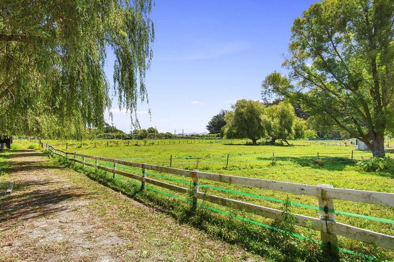 Photo of property in 18-20 Emerald Glen Road, Paekakariki, Paraparaumu, 5032